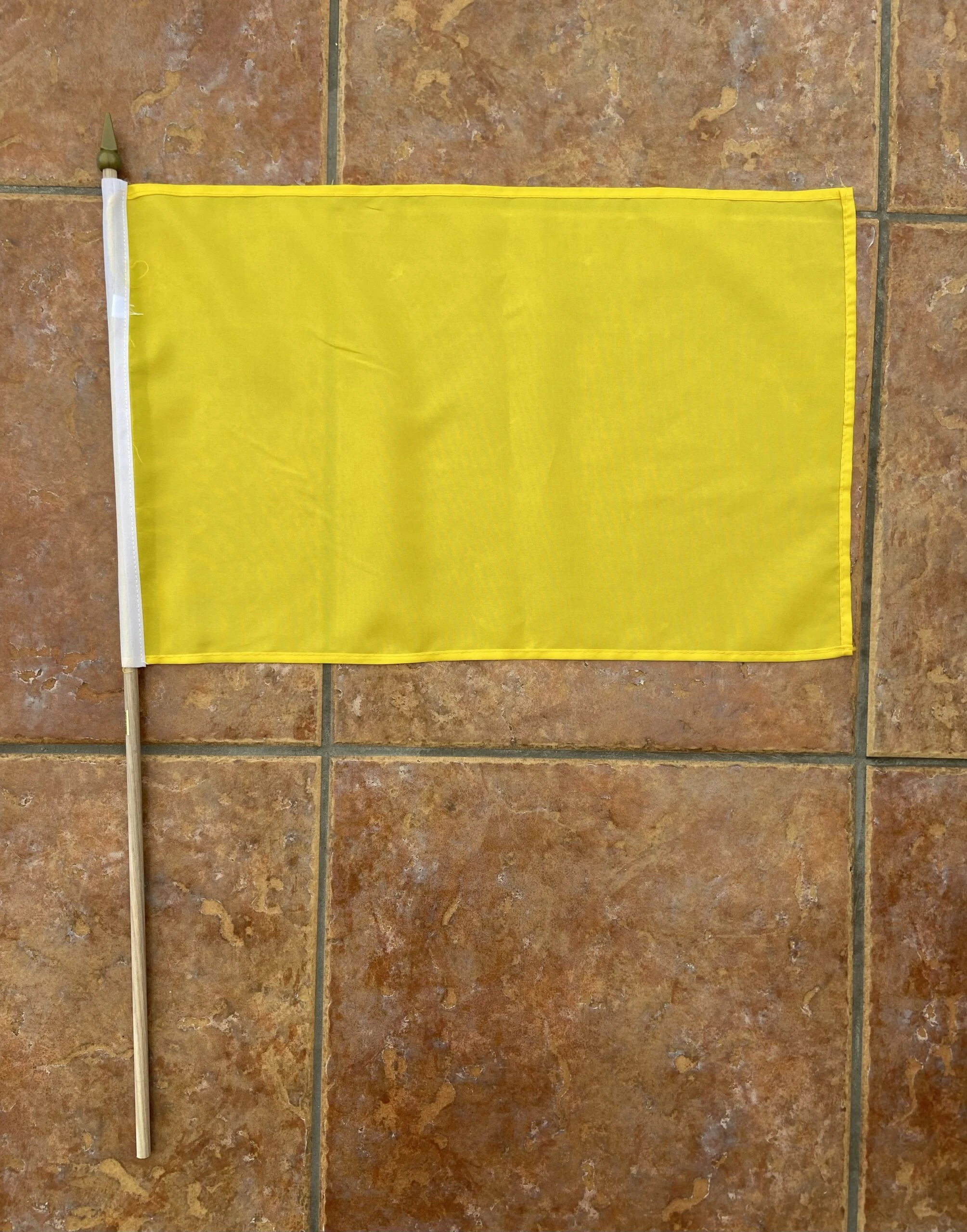 Plain Yellow Plain Yellow large hand flag - Image 1