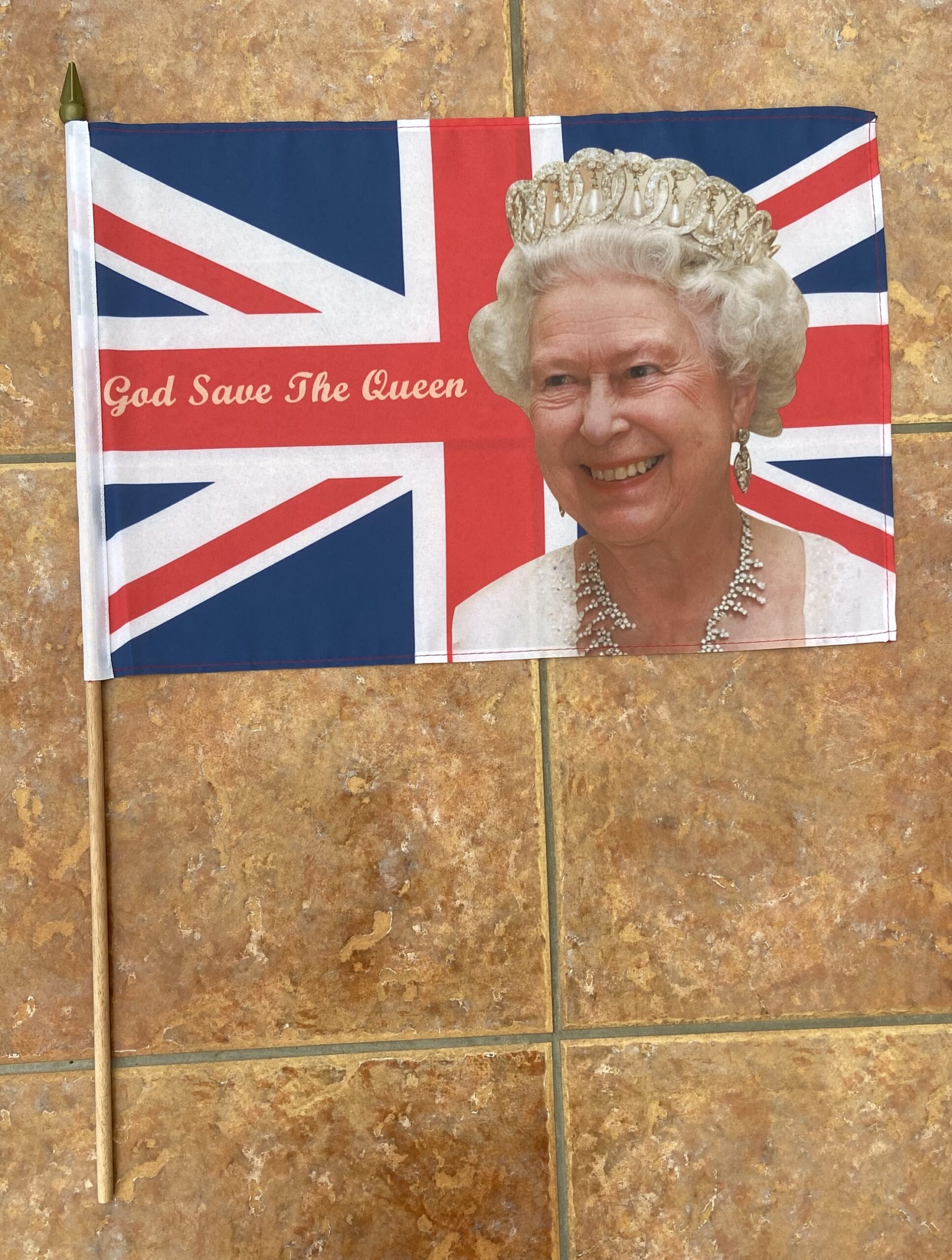 GOD SAVE THE QUEEN God Save the Queen large Hand Flag 18″ x 12″ - Image 1