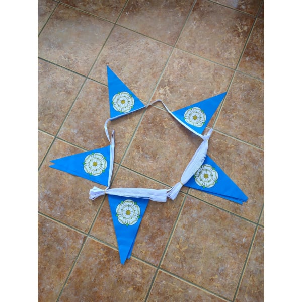 20m 50 flag 8"x12" Yorkshire triangle bunting