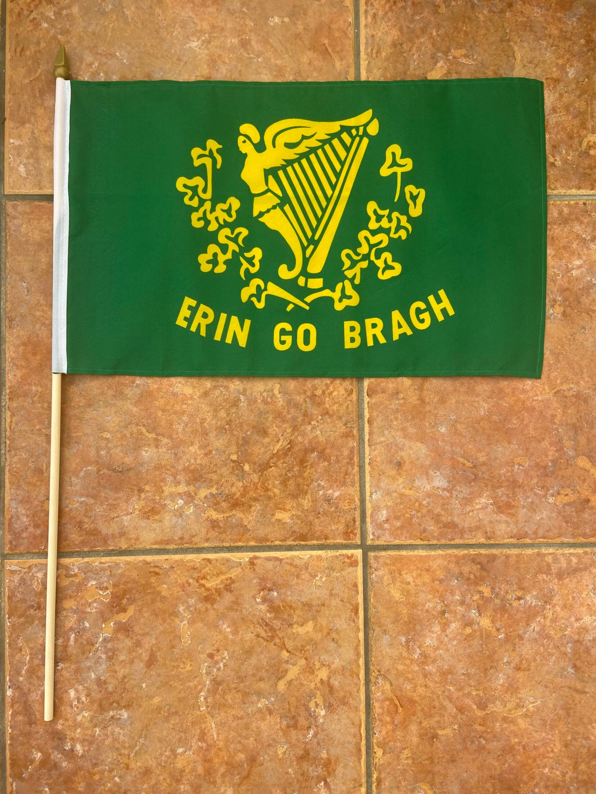 Erin Go Bragh Erin Go Bragh large hand flag - Image 1