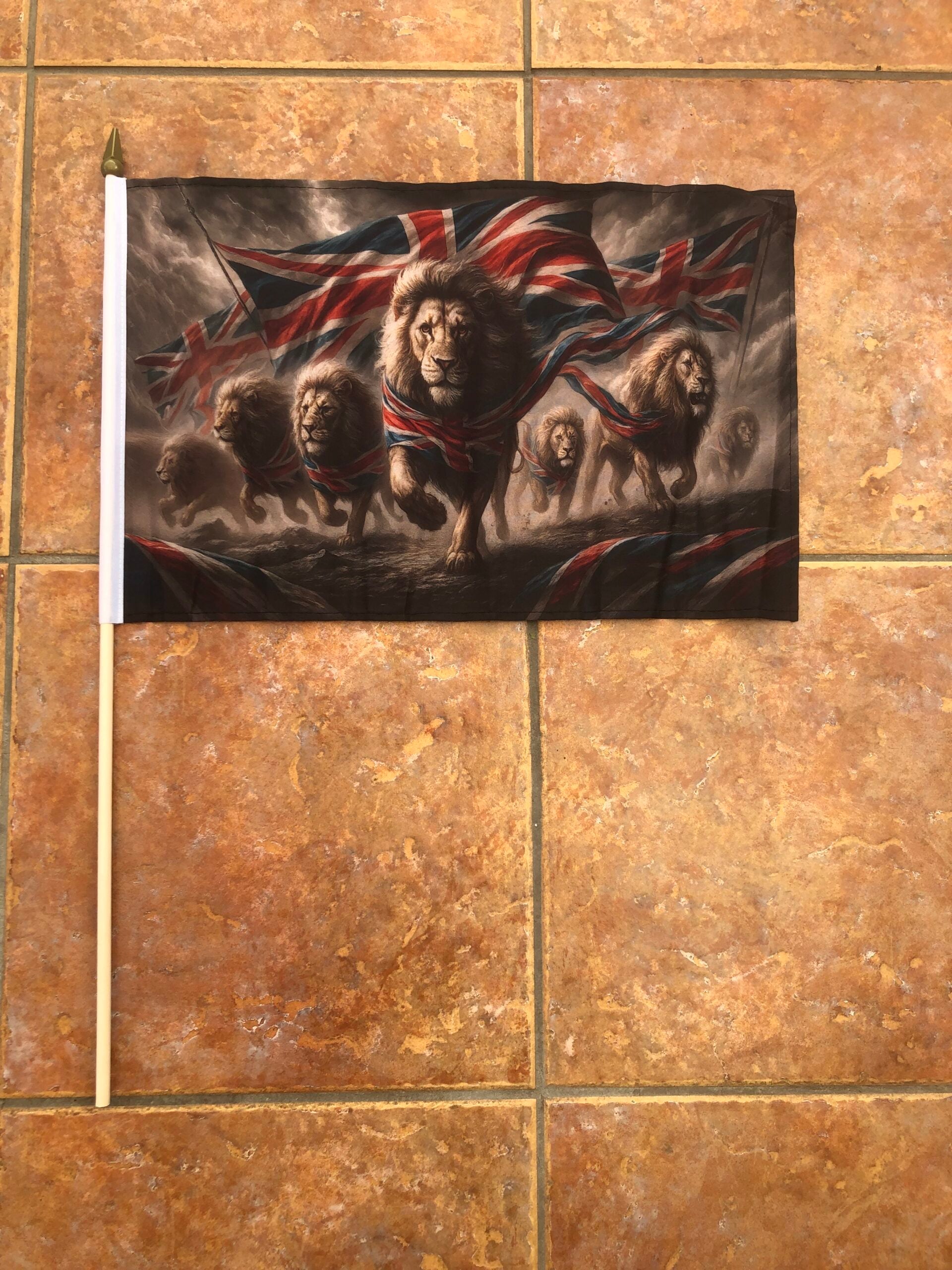 Makebritainroaragainlargehandflag Make Britain Roar Again large hand flag - Image 1